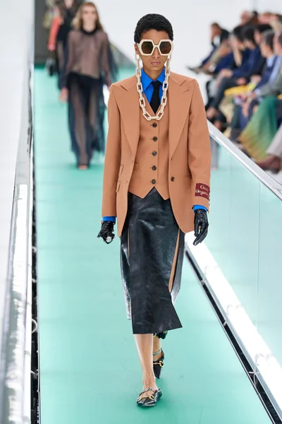 Look 33